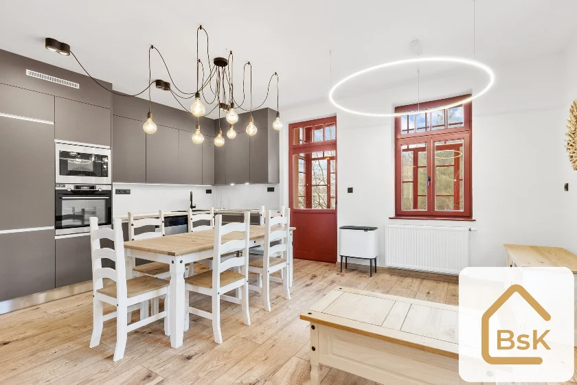 Prodej bytu 2+kk, 61m² s proskleným arkýřem