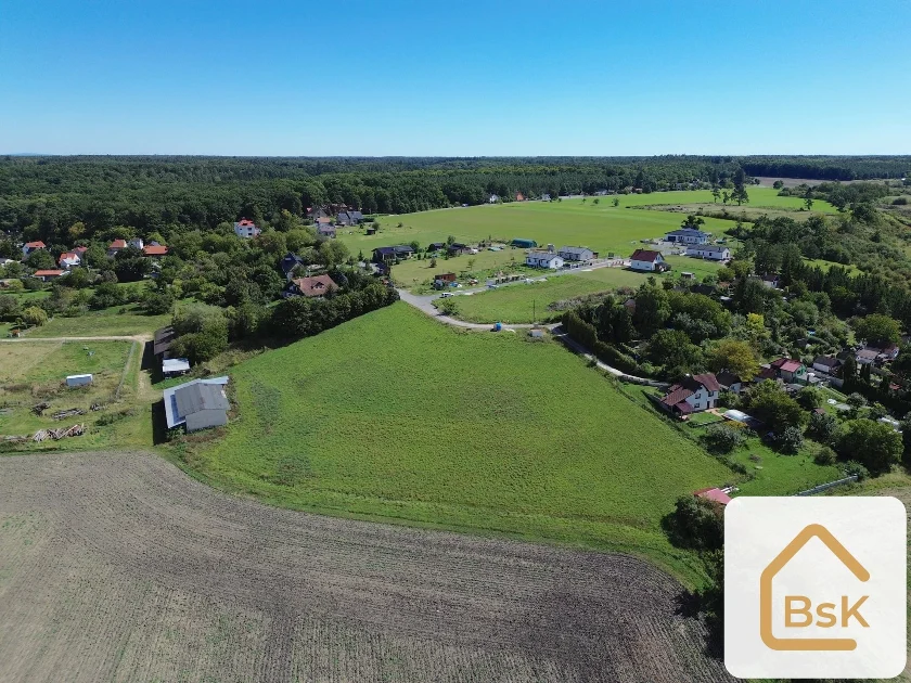 Prodej stavebního pozemku 2 623 m², Charvatce