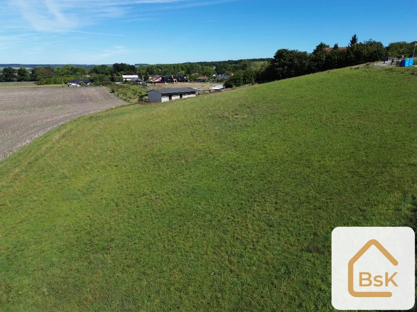 Prodej souboru stavebních pozemků 6 968 m², Charvatce