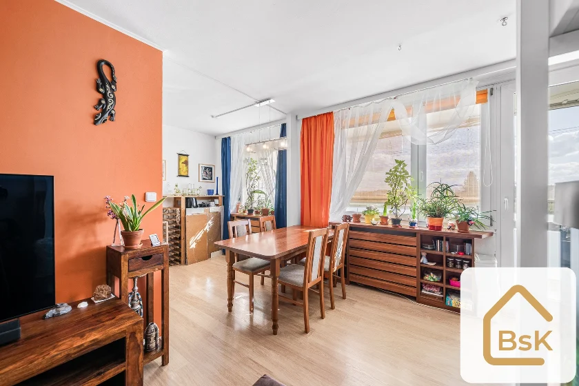 Prodej bytu 3+1 s lodžií 74 m², Praha - Horní Počernice