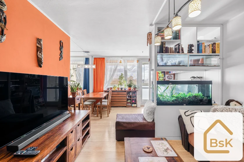 Prodej bytu 3+1 s lodžií 74 m², Praha - Horní Počernice