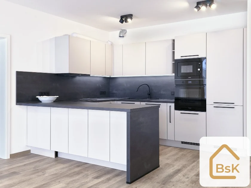 Podnájem bytu 3+kk se dvěma balkony, 102 m², s garáží, Český Brod