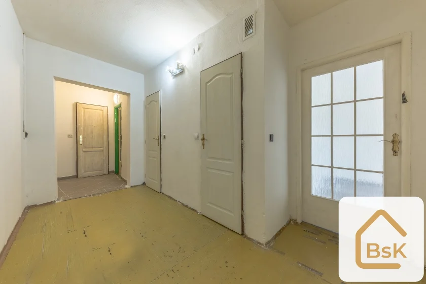 Prodej bytu 3+1 62 m², Praha - Kobylisy