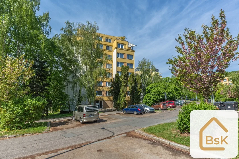 Prodej bytu 3+1 62 m², Praha - Kobylisy