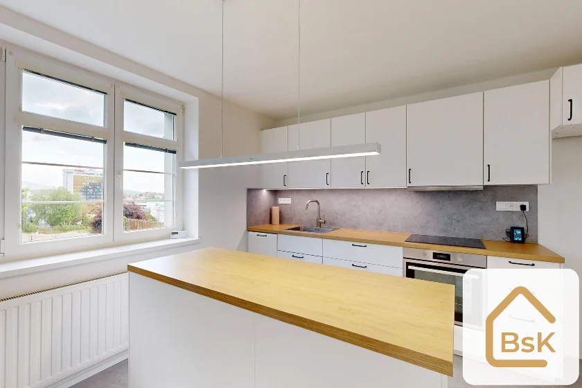 Pronájem velkorysého bytu 3+1 100 m², Liberec IV-Perštýn
