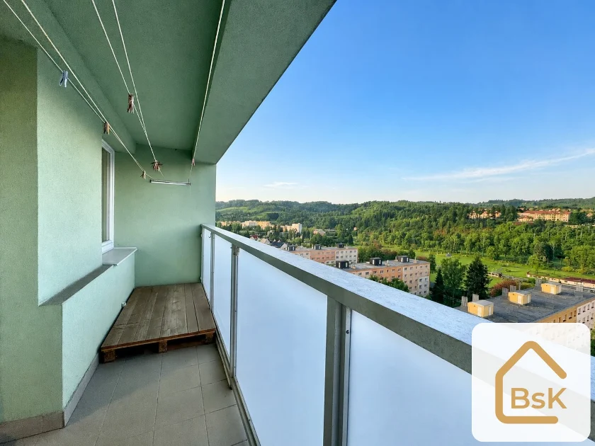 Podnájem bytu 1+1 s prostornou lodžií, 34 m2, Semily - Podmoklice