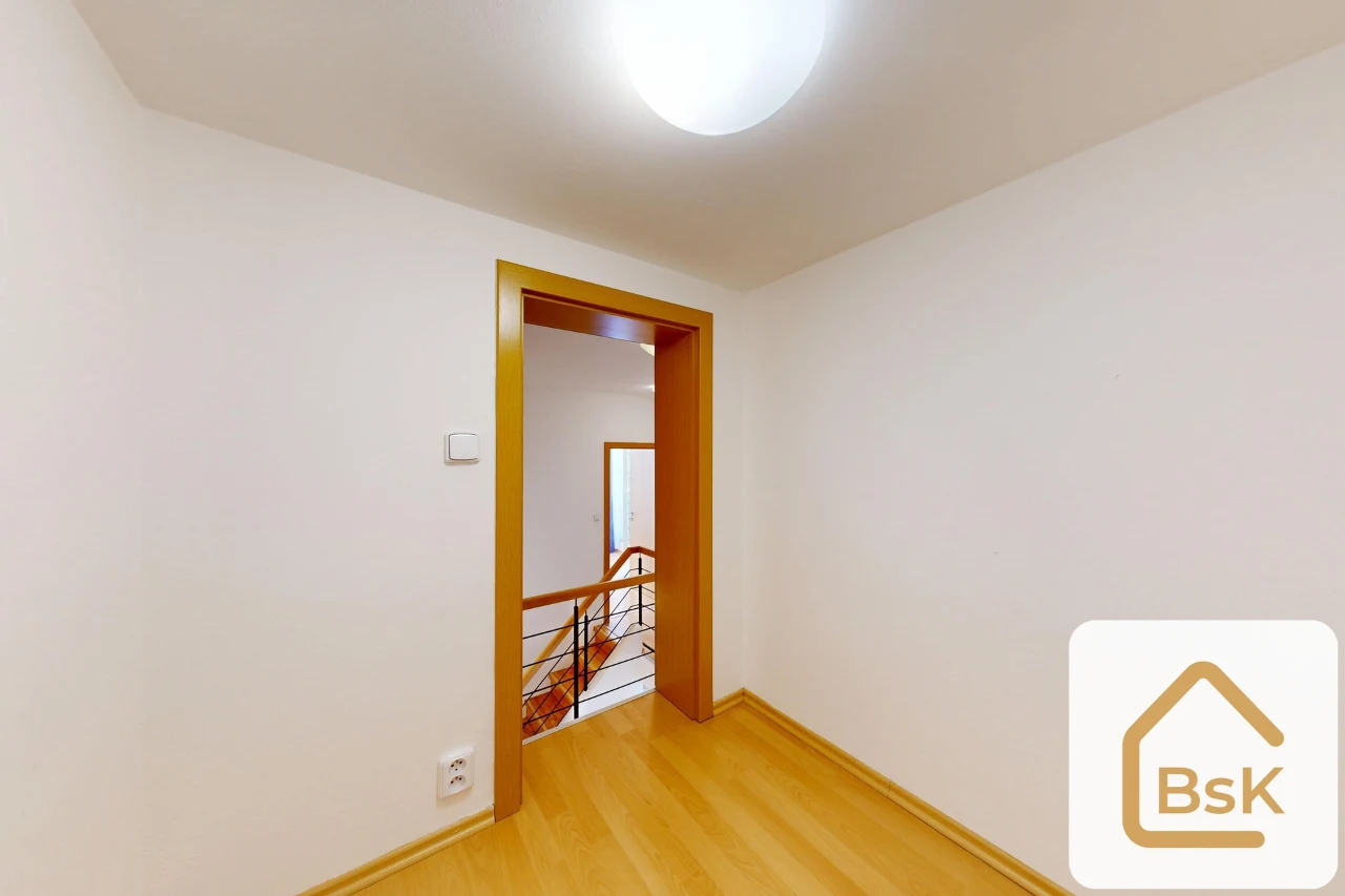 ce1369ff8264541582fd06c001bf7572