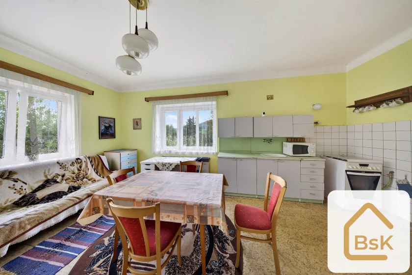 Prodej rodinného domu 292 m², pozemek 1 147 m², Turnov