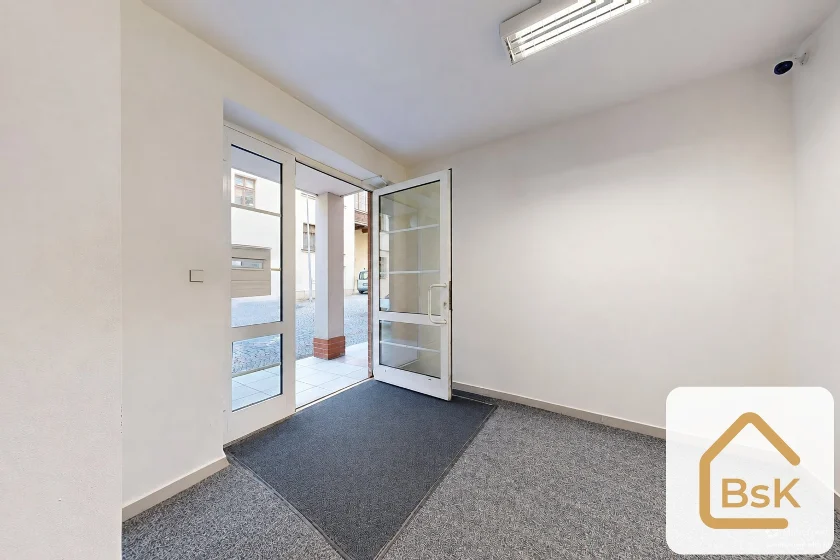 Prodej komerčního prostoru s výlohou, 141 m², Jablonec nad Nisou, Dvorská
